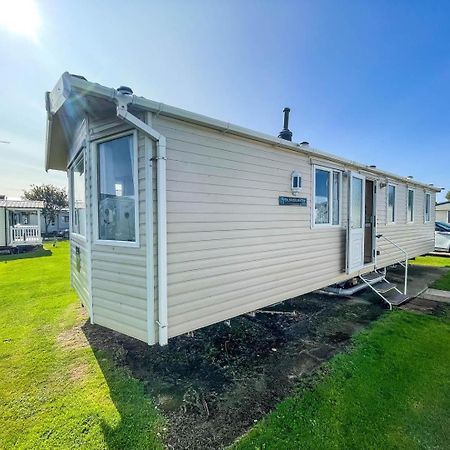 Lovely Caravan With Wifi At Broadland Sands In Suffolk Ref 20035Bs Hotel Hopton on Sea Exterior foto